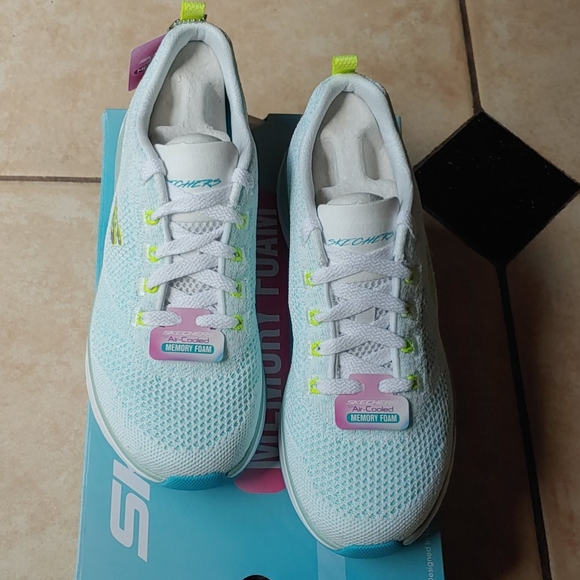 skechers training memory foam